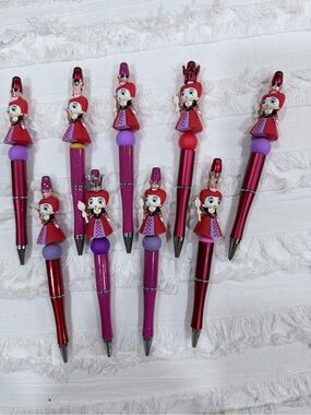 Queen of Hearts beaded Pens - each $2 picked up or $3 plus shipping fee. Lot $25